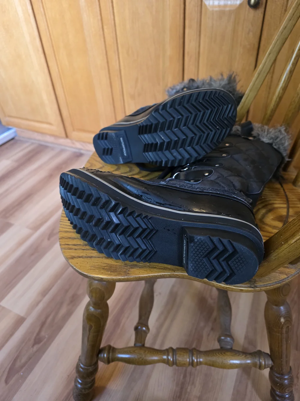 Sorel Tofino Size 8 Black Winter Boots with Fur Cuff
